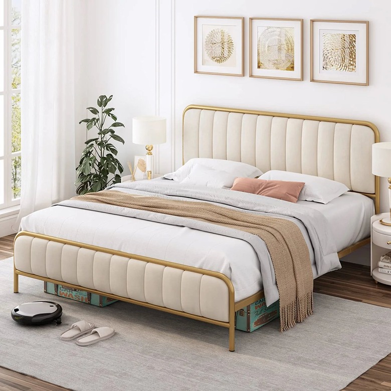 HITHOS Upholstered Tufted Bed Frame