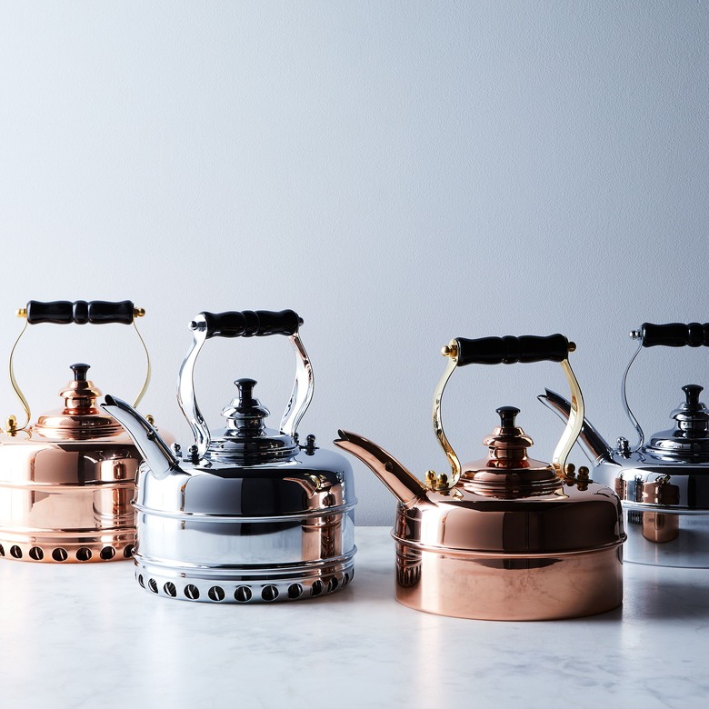 tea kettle with wooden handle