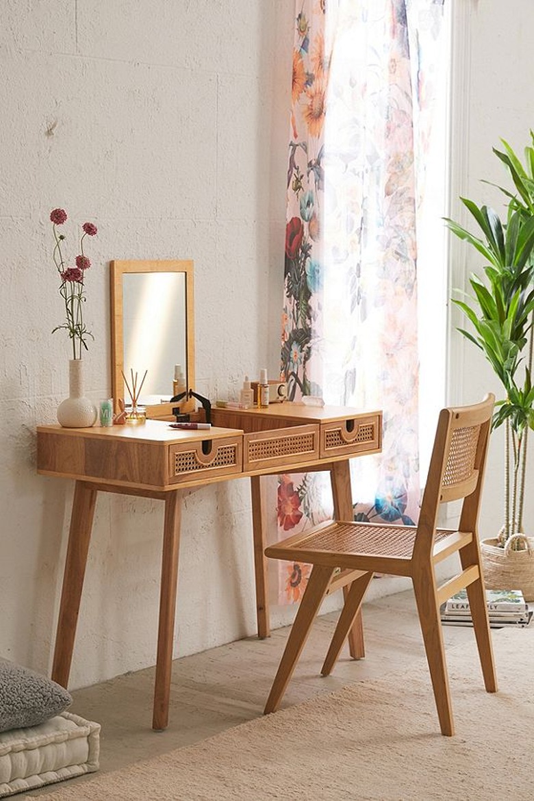 urban outfitters marte vanity