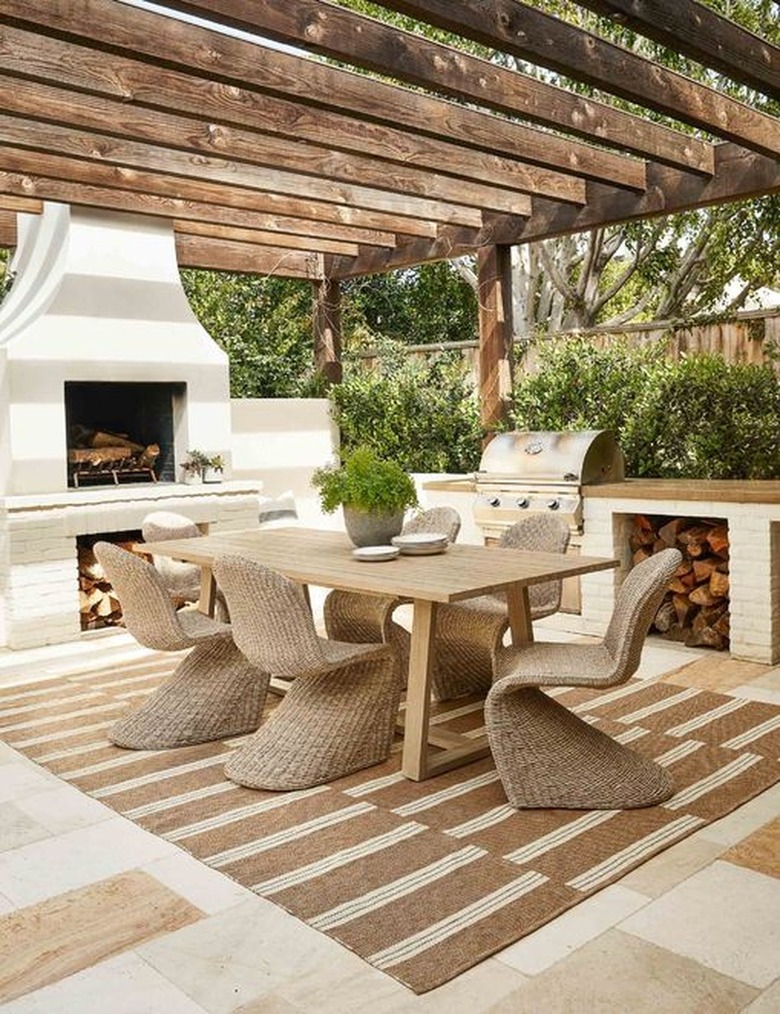 outdoor area with wooded pergola