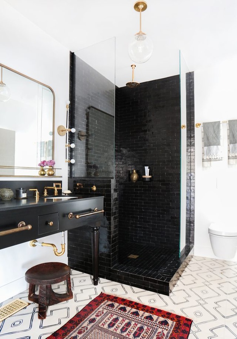 black and white bathroom