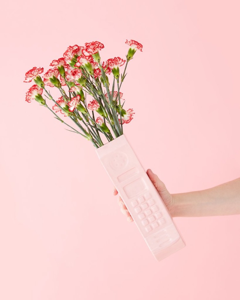 pink cell phone ban.do vase