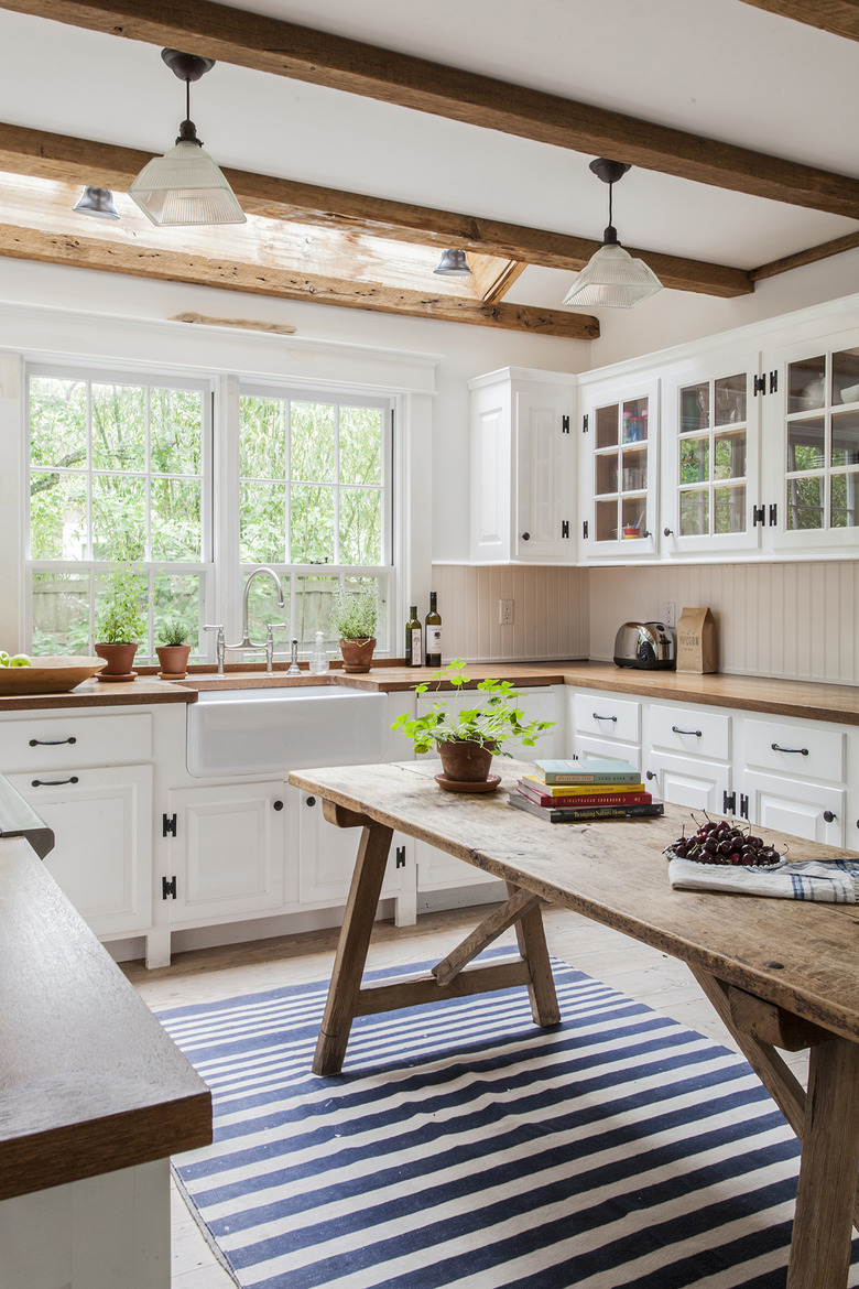farmhouse kitchen