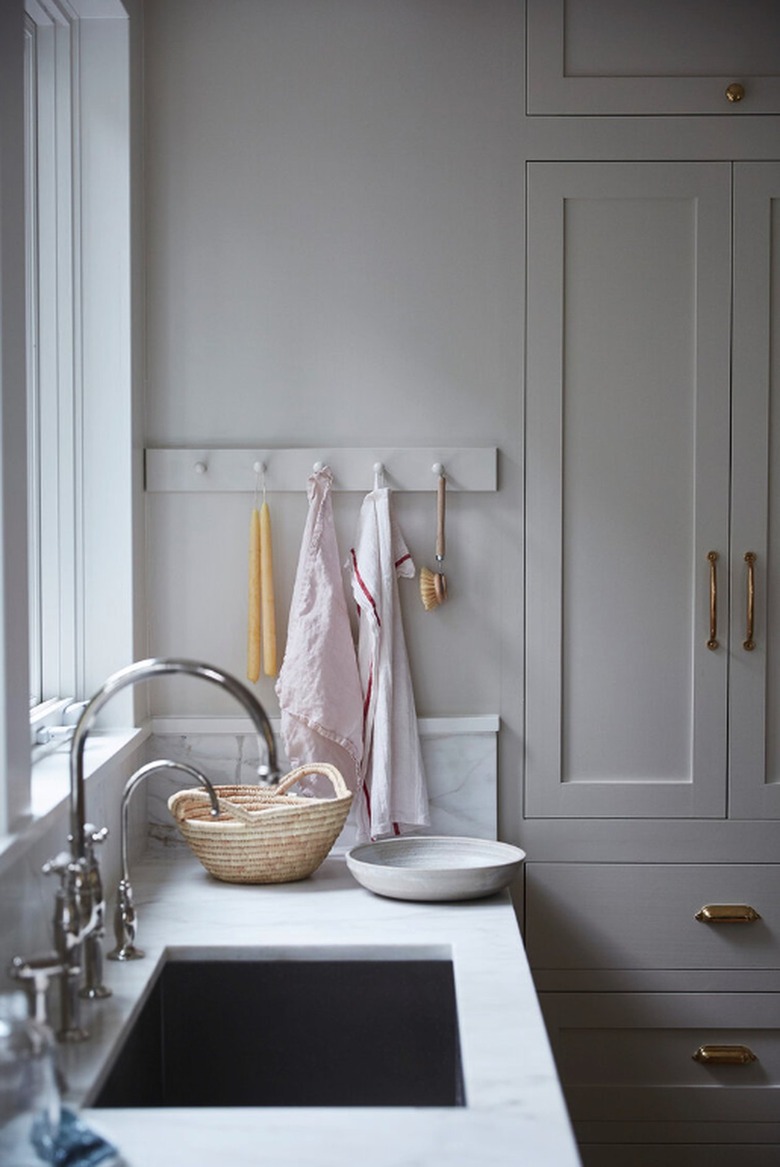 modern farmhouse kitchen/katie leclercq