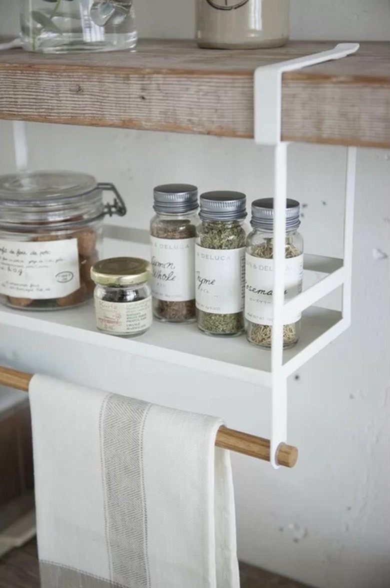 under shelf spice rack