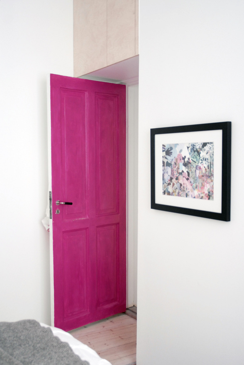 pink door