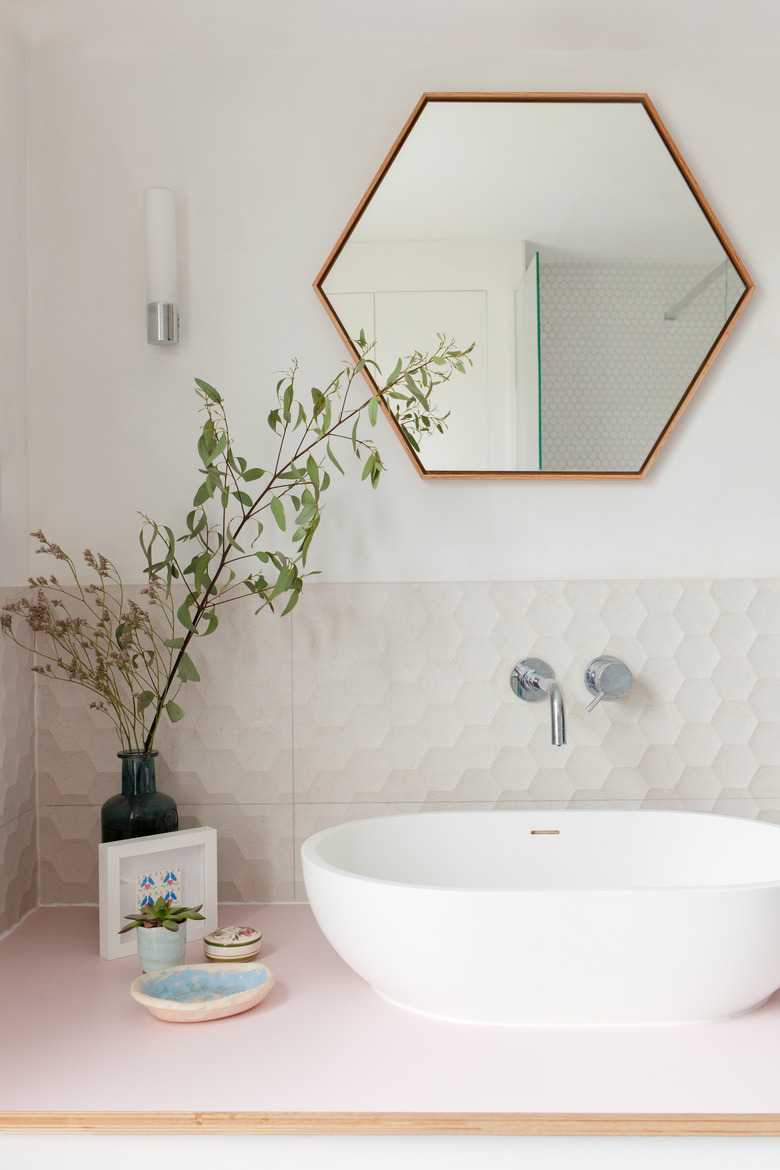 white and pink bathroom