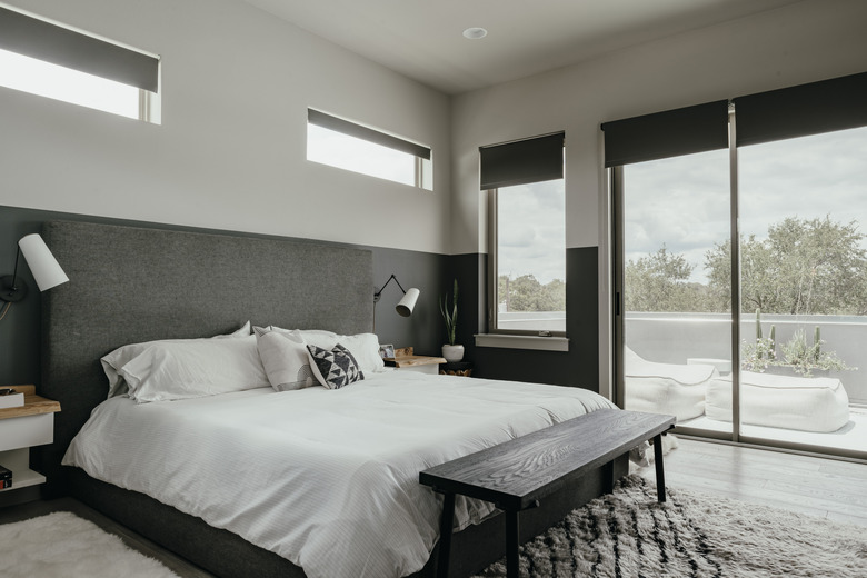 modern minimalist bedroom