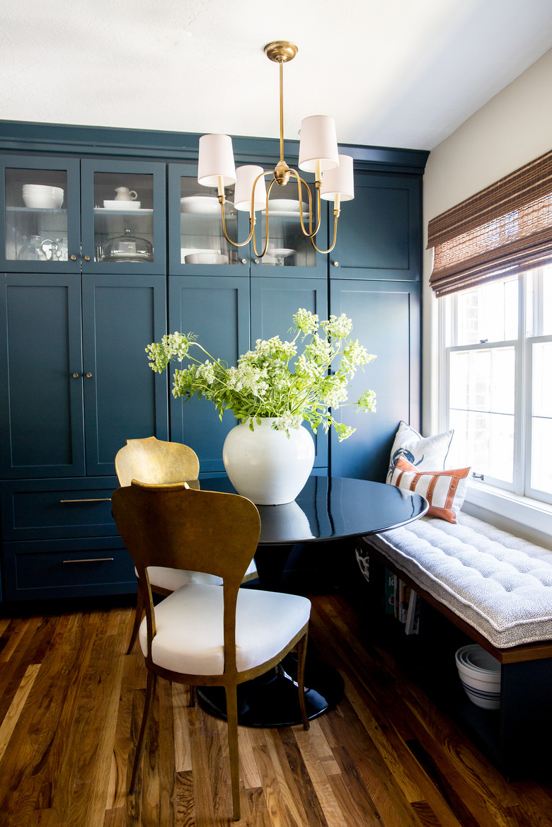 dining room with blue walls