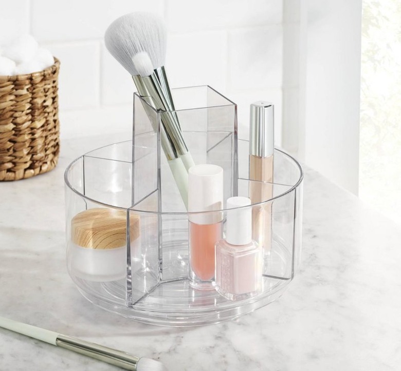makeup organizer