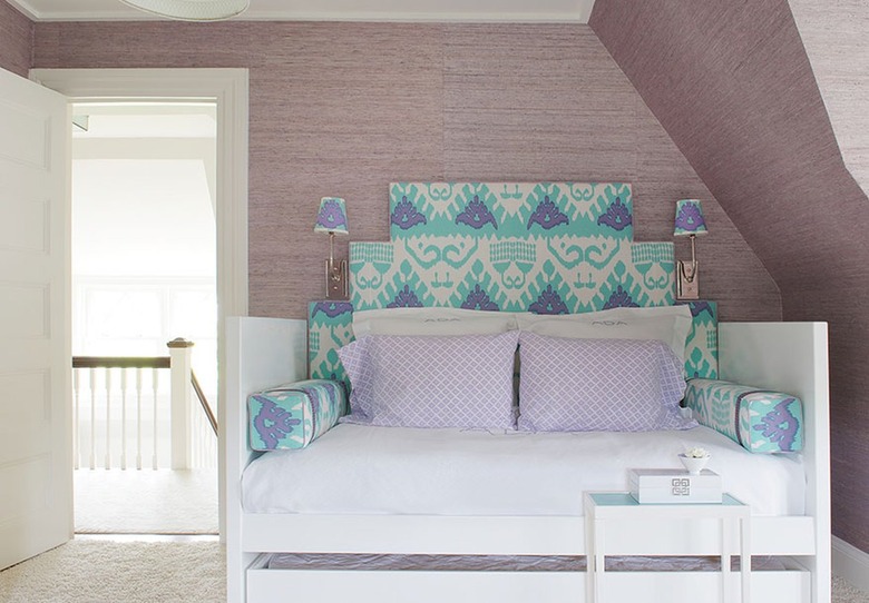 aqua and lavender color idea