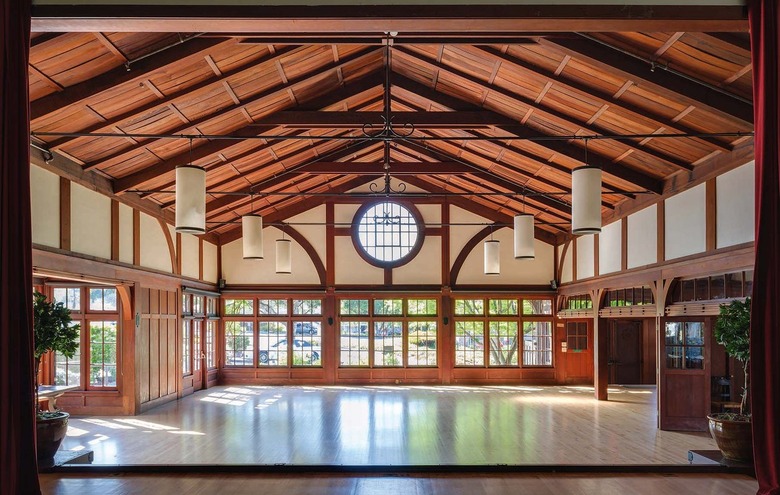 interior of the foothill club designed by Julia Morgan