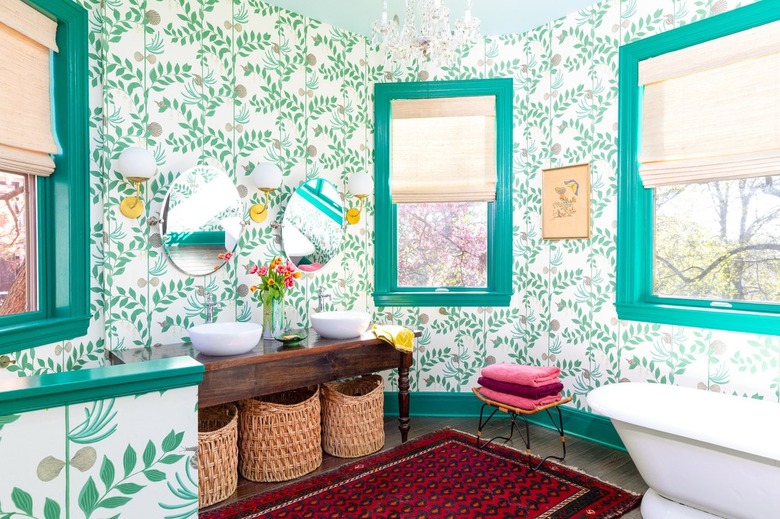 bold arts and crafts abathroom