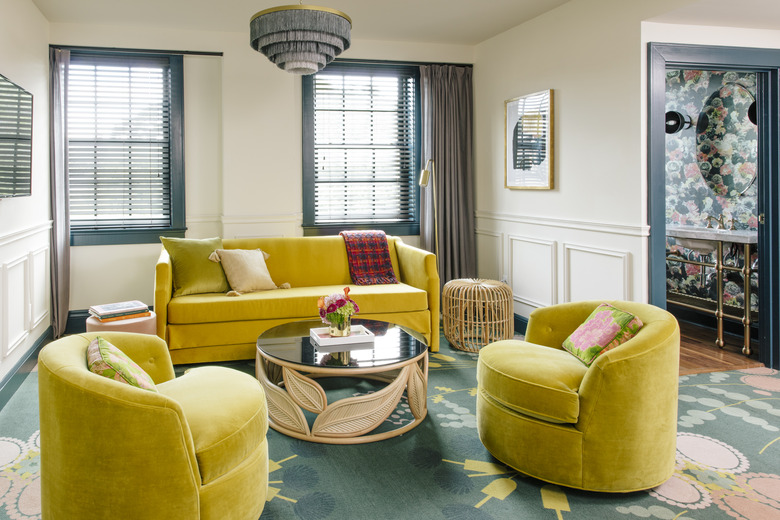 hotel clermont guest room