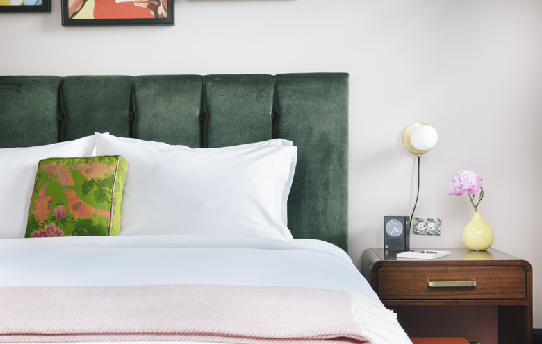 hotel clermont guest room