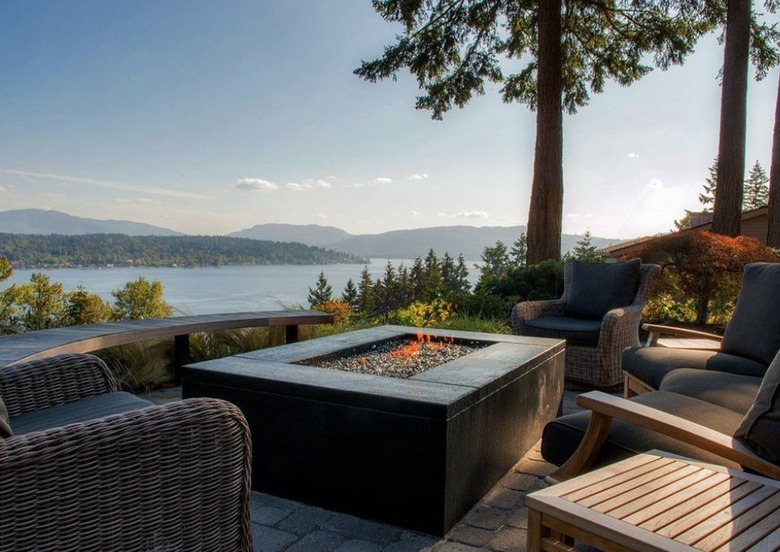 Deck with fire pit