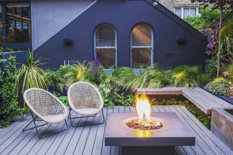 Deck with firepit