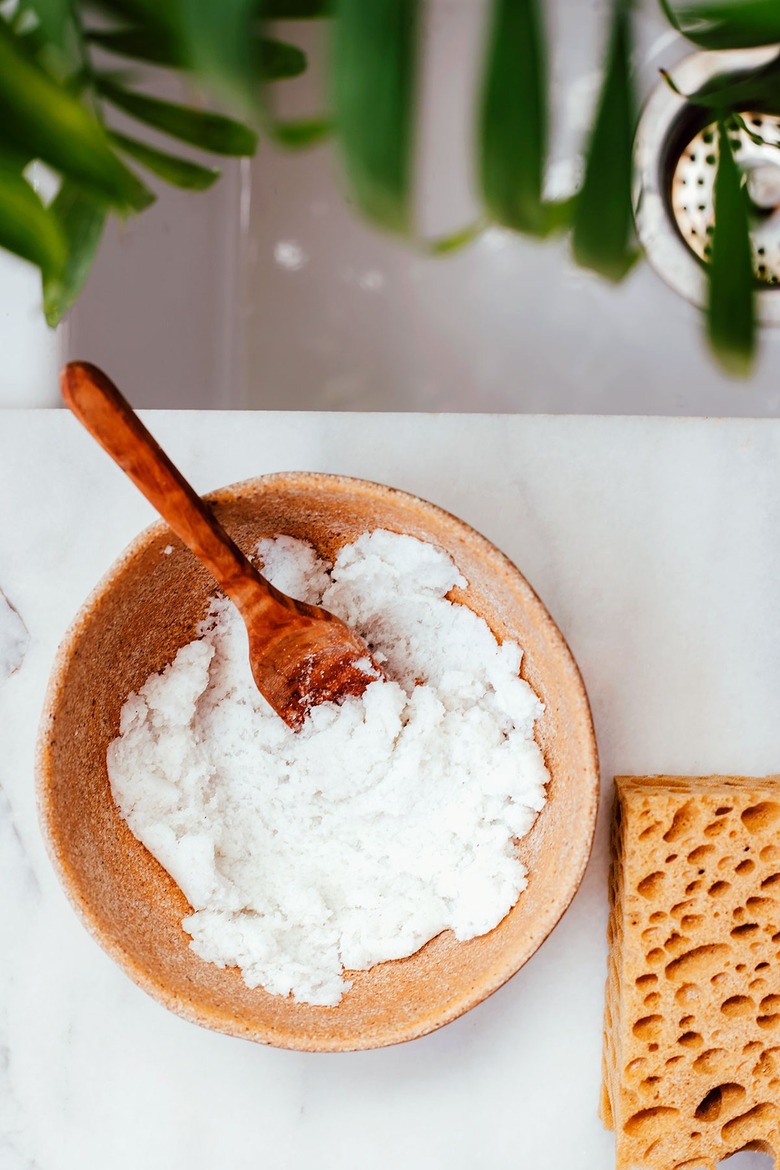 Easy baking soda and salt bathtub scrub recipe