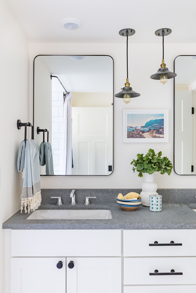 Hanging pendant bathroom mirror lighting ideas