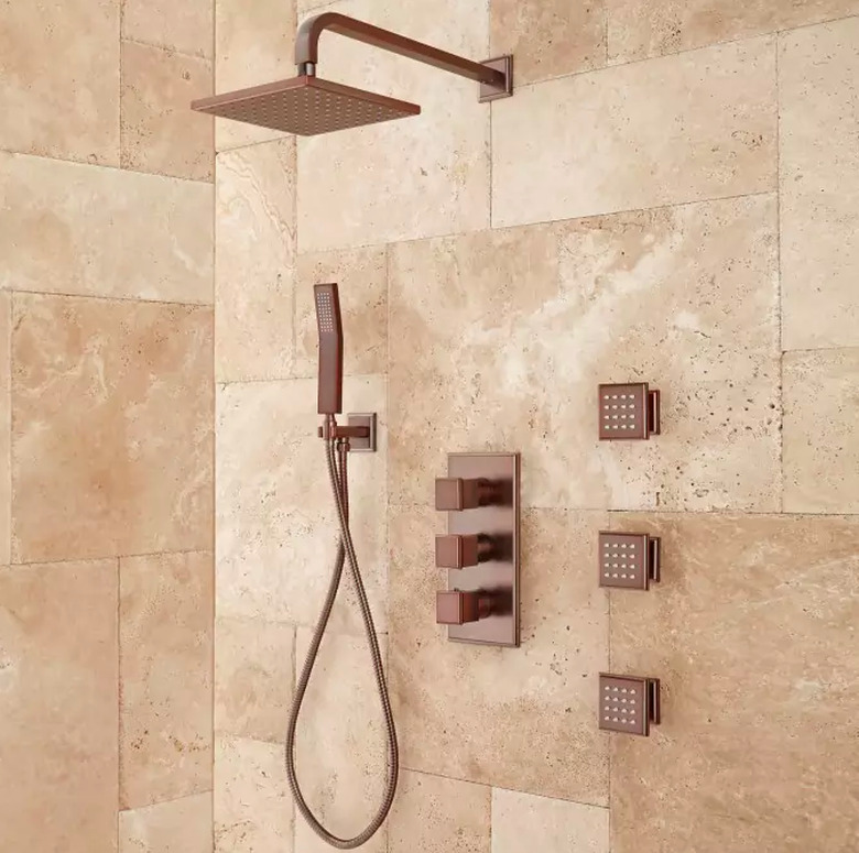 Body spray showerhead