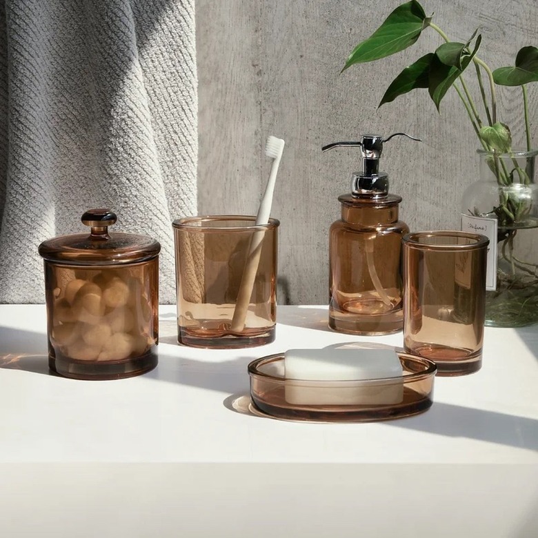 bathroom accessory set