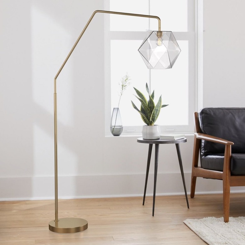Hanging arch floor lamp