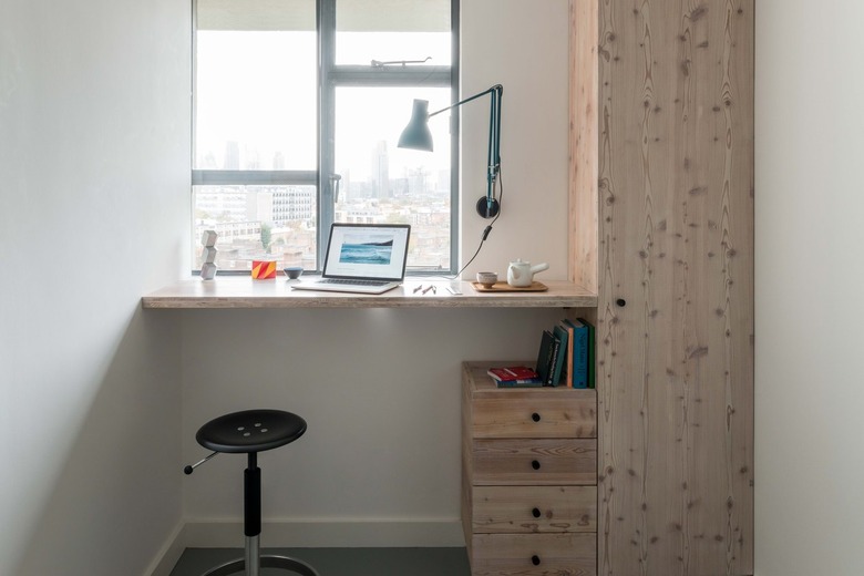 A desk in the second bedroom.