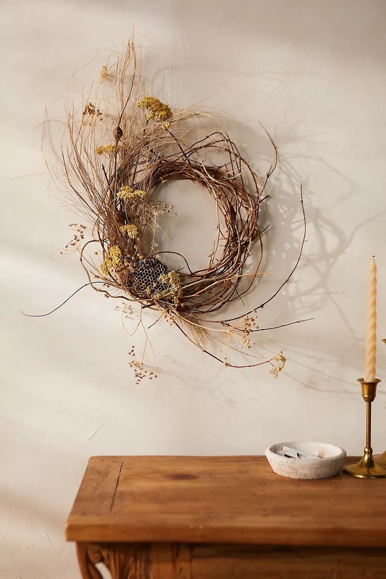 wreath of twigs