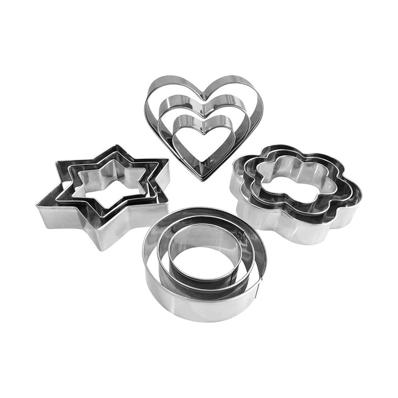 YXCLIFE Metal Cookie Cutters Set