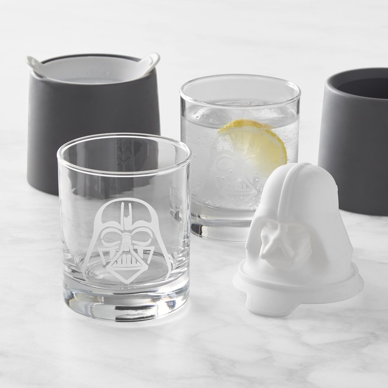 Williams Sonoma Star Wars Darth Vader Etched Glasses & Ice Molds Set