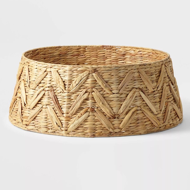 Wondershop Chevron Weave Christmas Tree Collar