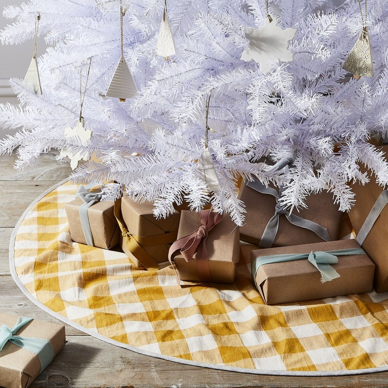 Farmhouse Pottery Handmade Cotton Gingham Tree Skirt