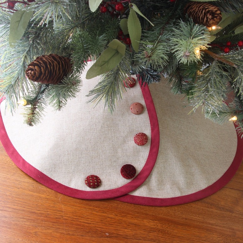 South House Boutique Linen Pencil Christmas Tree Skirt