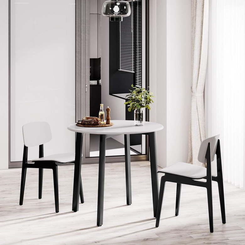 roound kitchen table