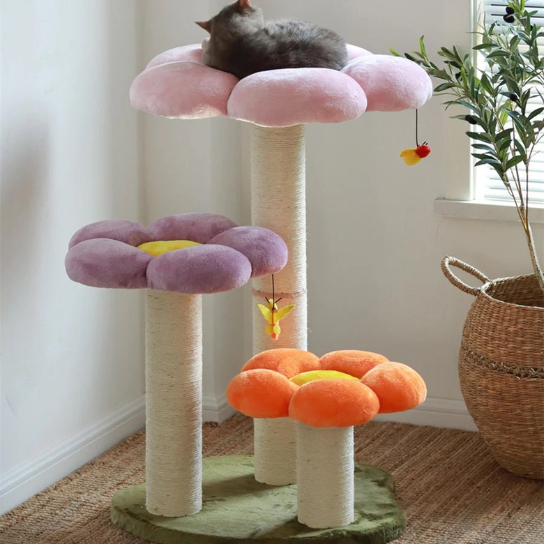 Happy & Polly Three Flower Cat Tree