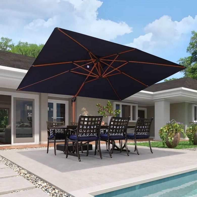Oversized cantilever umbrella