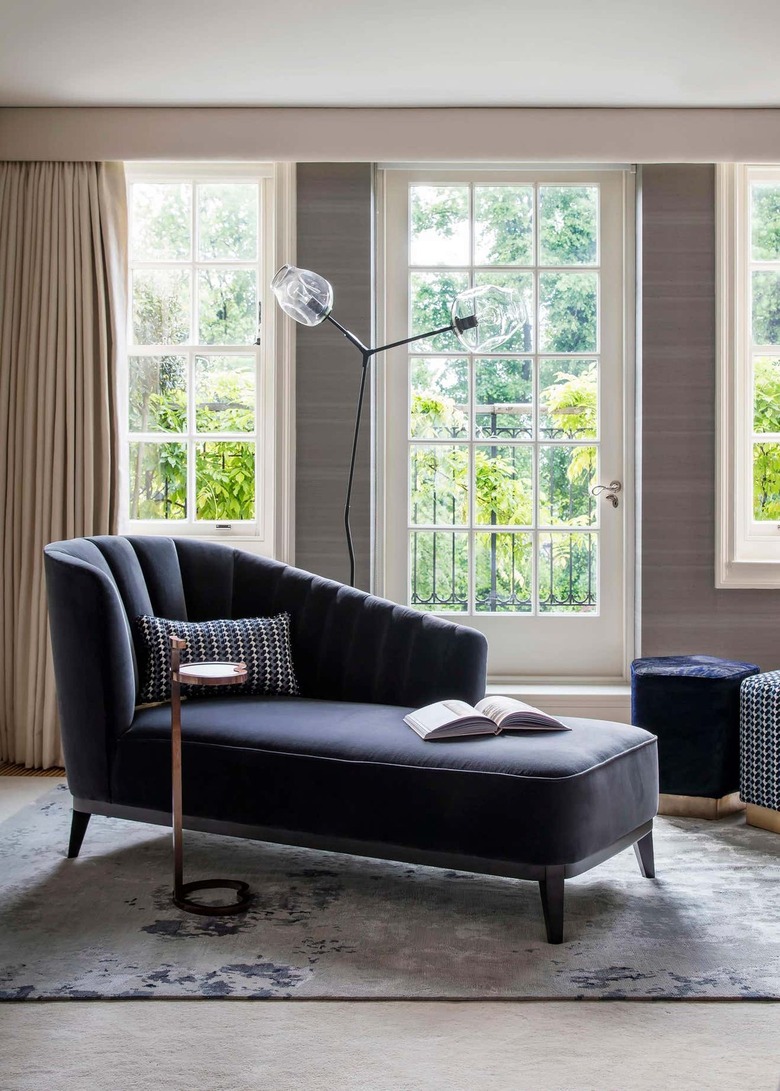 1stDibs Aphrodite Fluted Velvet Chaise