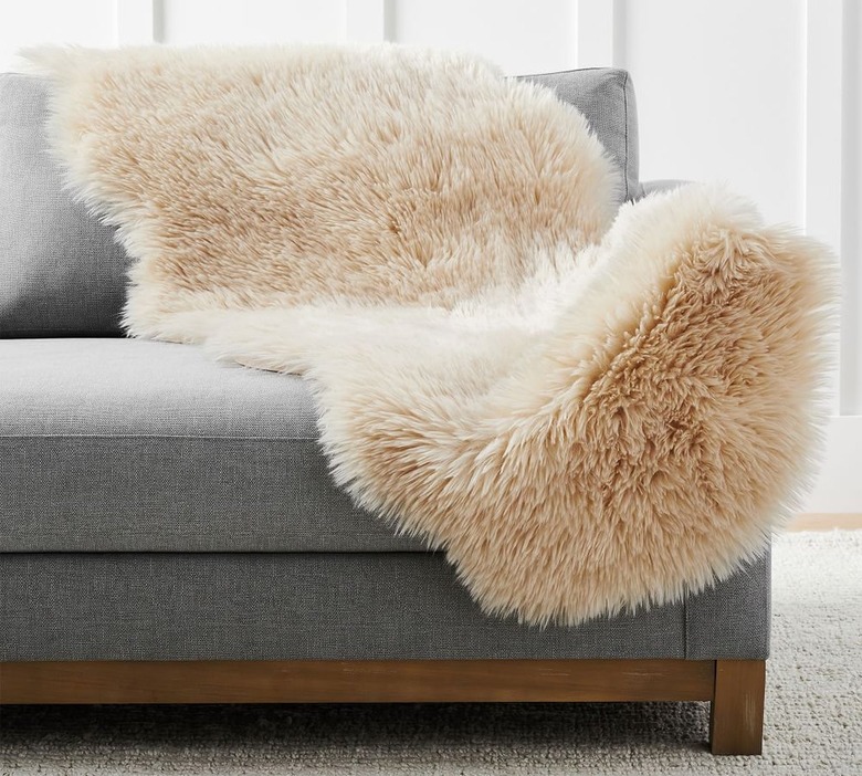 luxurious cream faux fur sheepskin