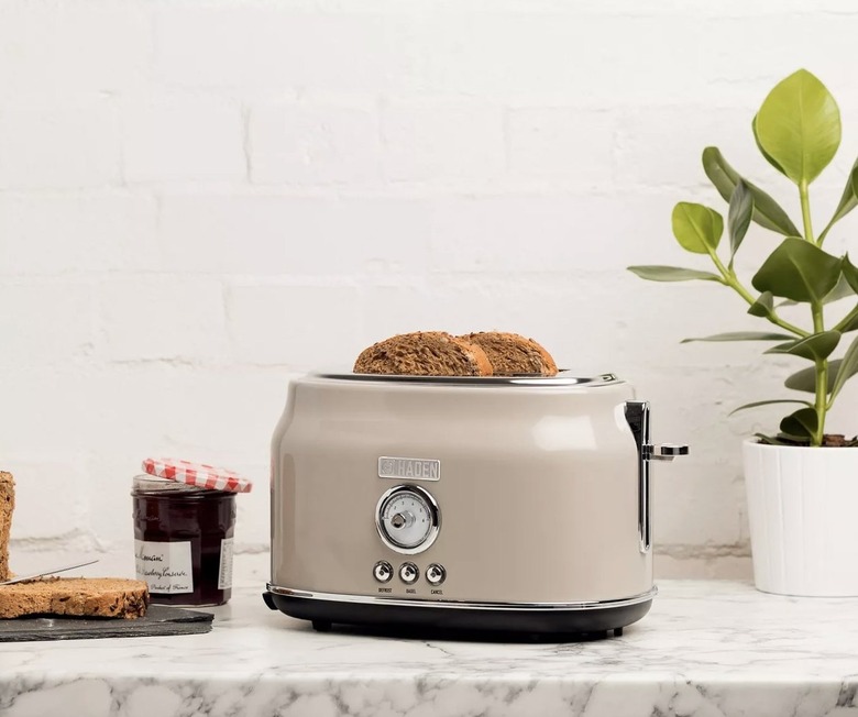 retro toaster in putty