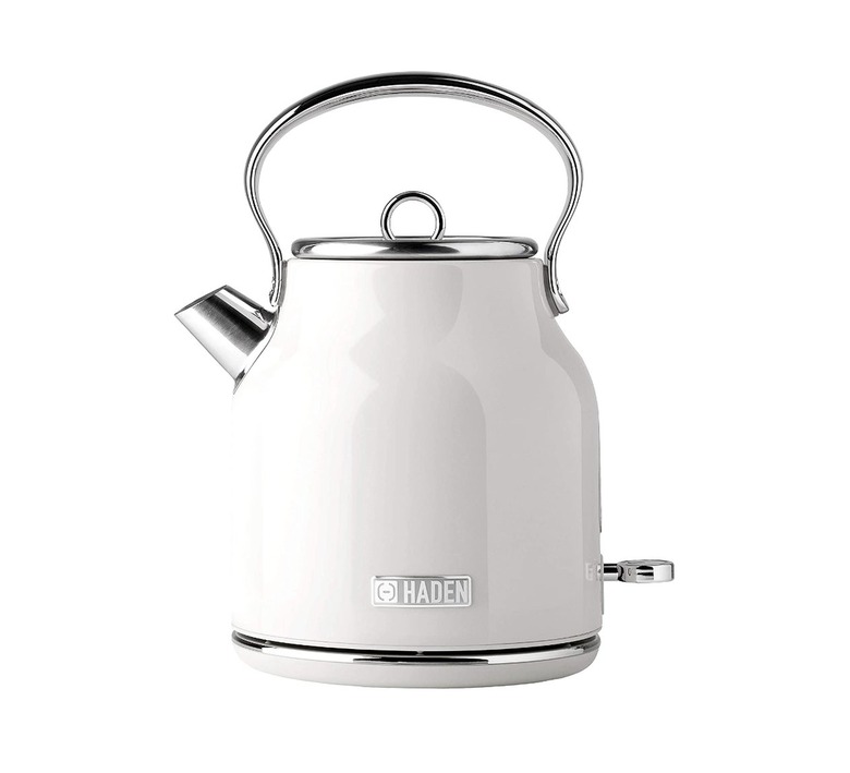 white kettle
