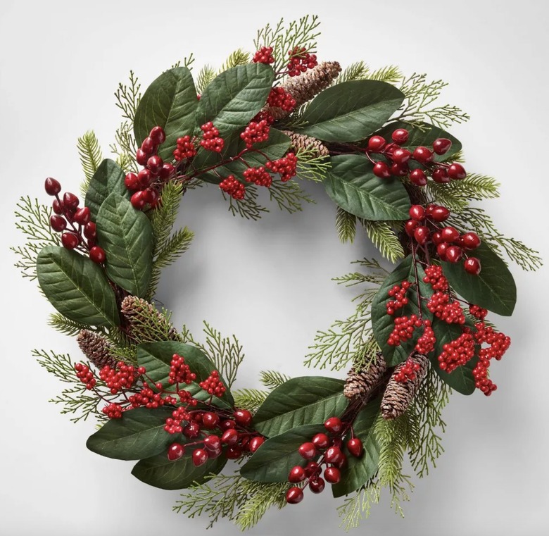 unlit berry wreath