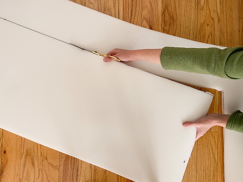 Cut the foam to size.