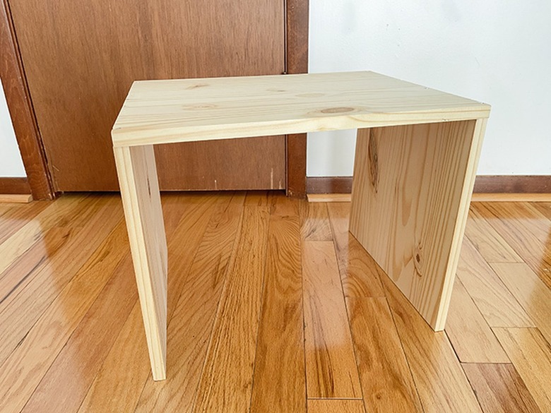 Here's the assembled stool form.