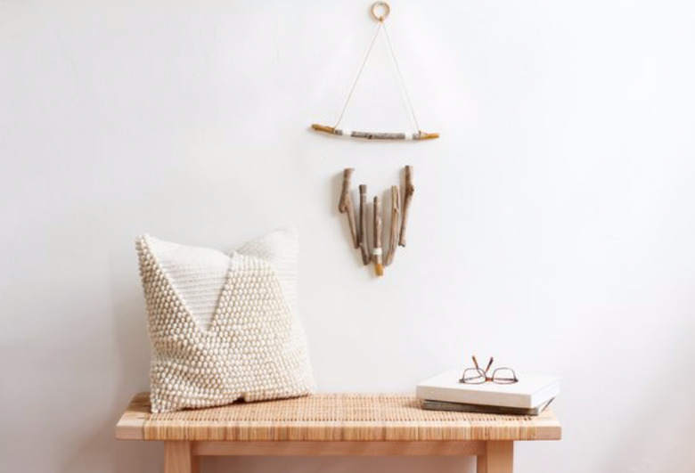 A driftwood and twine creation in a few easy steps.