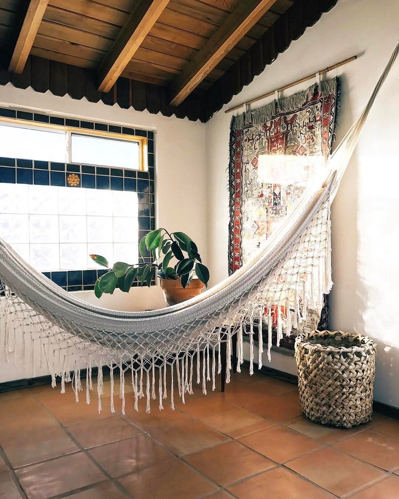 hammock room