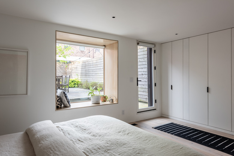 minimalist white bedroom