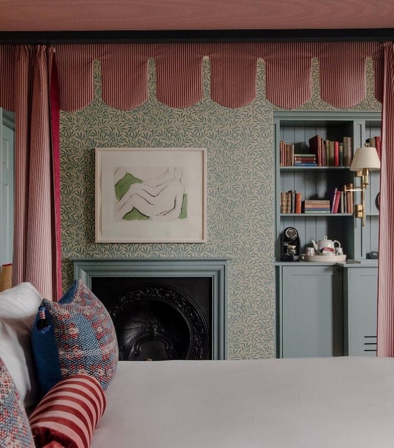 Bedroom with canopy bed