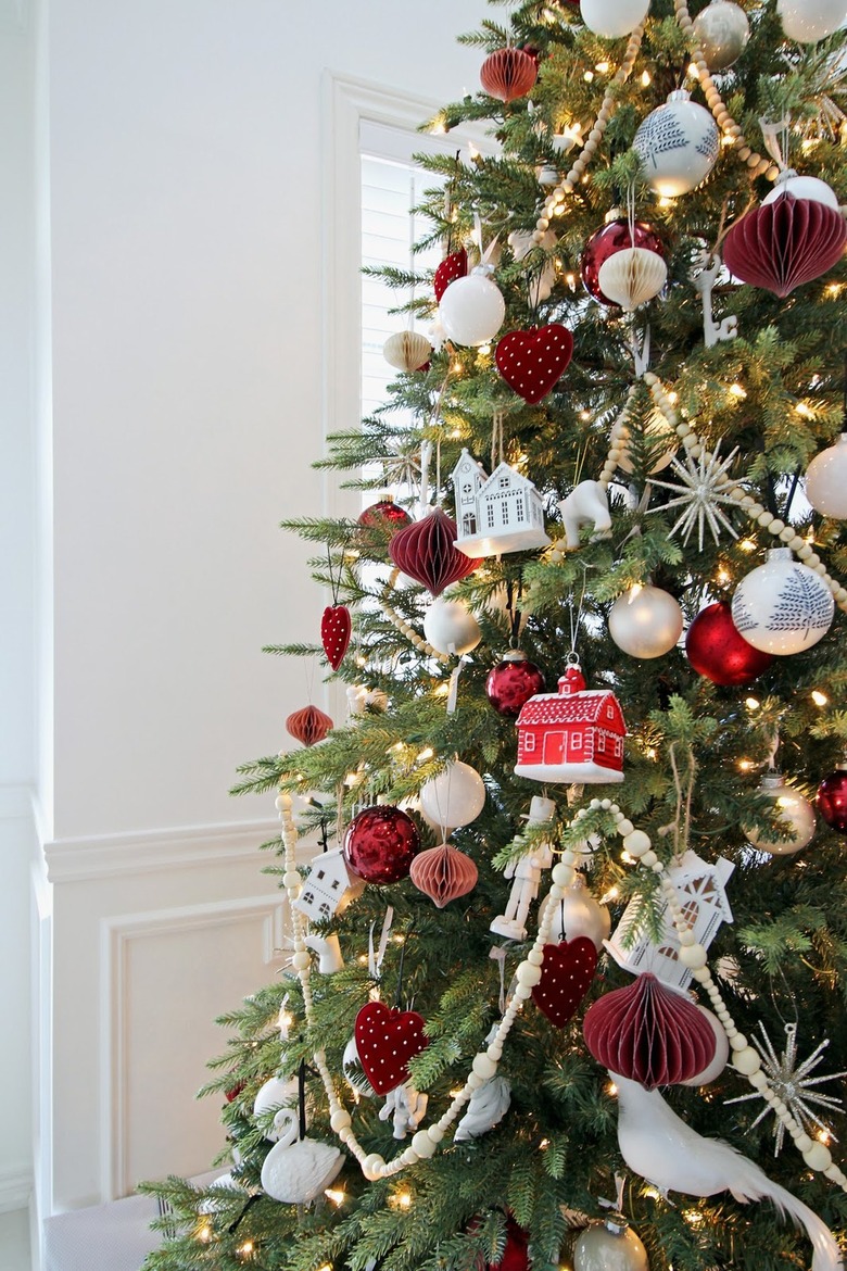 Christmas tree with burgundy ornaments