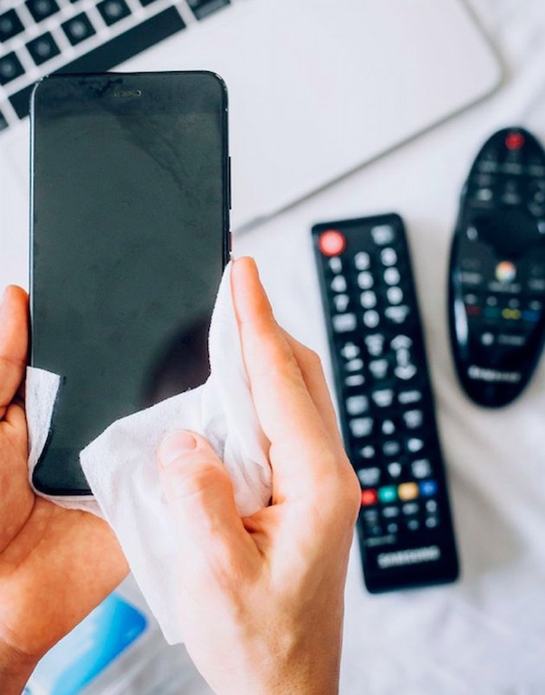 Wiping mobile phone clean