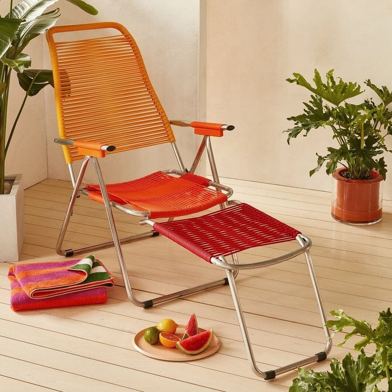 MoMA spaghetti outdoor lounge chair